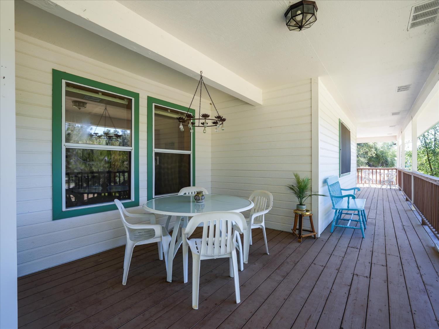 45241 Dillon Dr, Ahwahnee, CA 93601