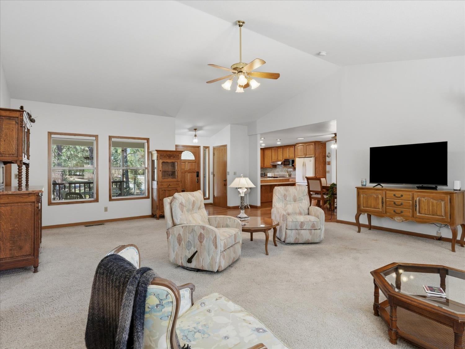 45241 Dillon Dr, Ahwahnee, CA 93601