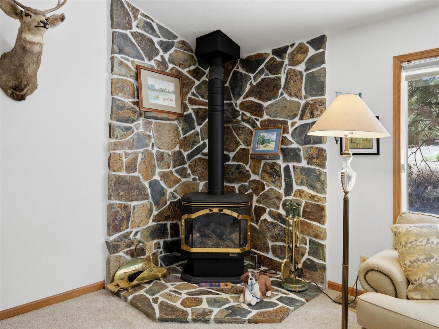 45241 Dillon Dr, Ahwahnee, CA 93601