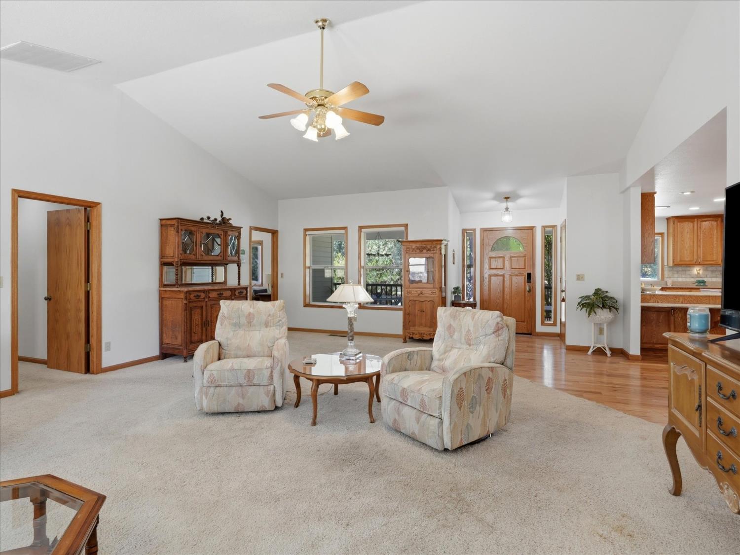45241 Dillon Dr, Ahwahnee, CA 93601