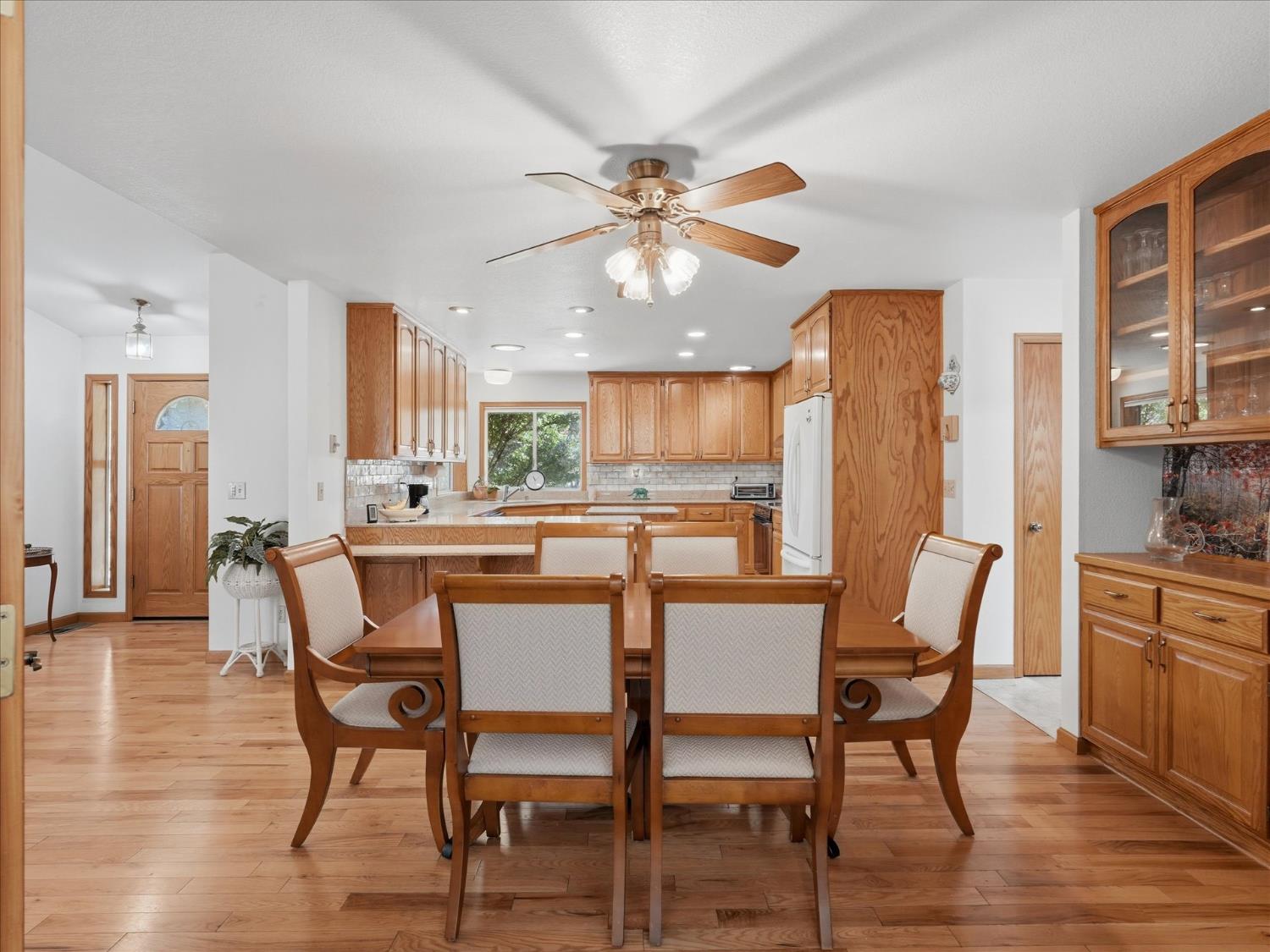 45241 Dillon Dr, Ahwahnee, CA 93601