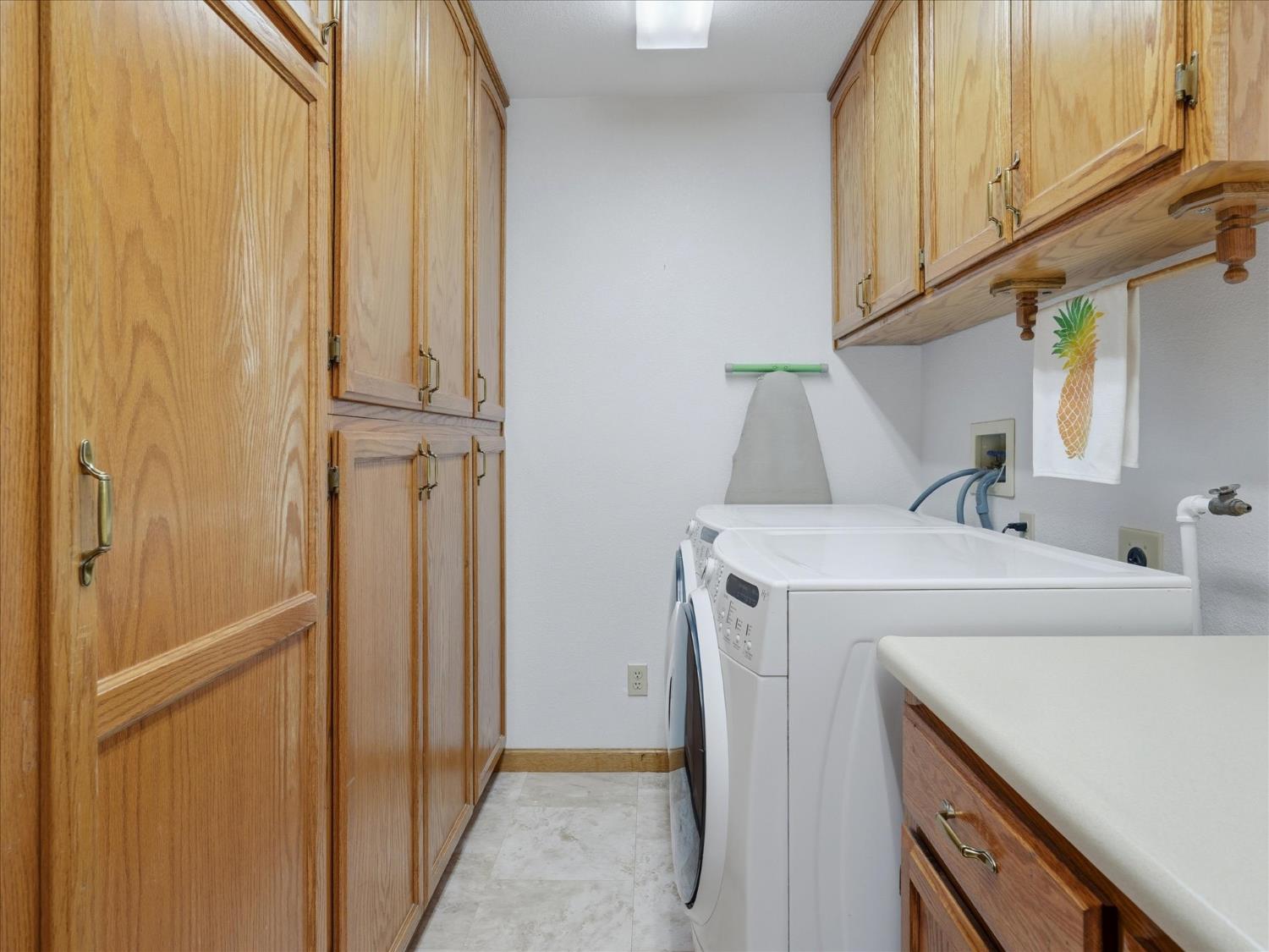 45241 Dillon Dr, Ahwahnee, CA 93601
