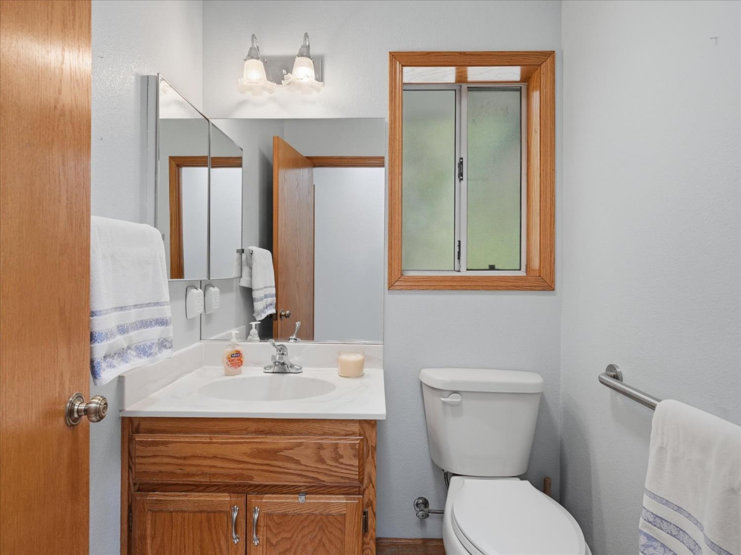 45241 Dillon Dr, Ahwahnee, CA 93601