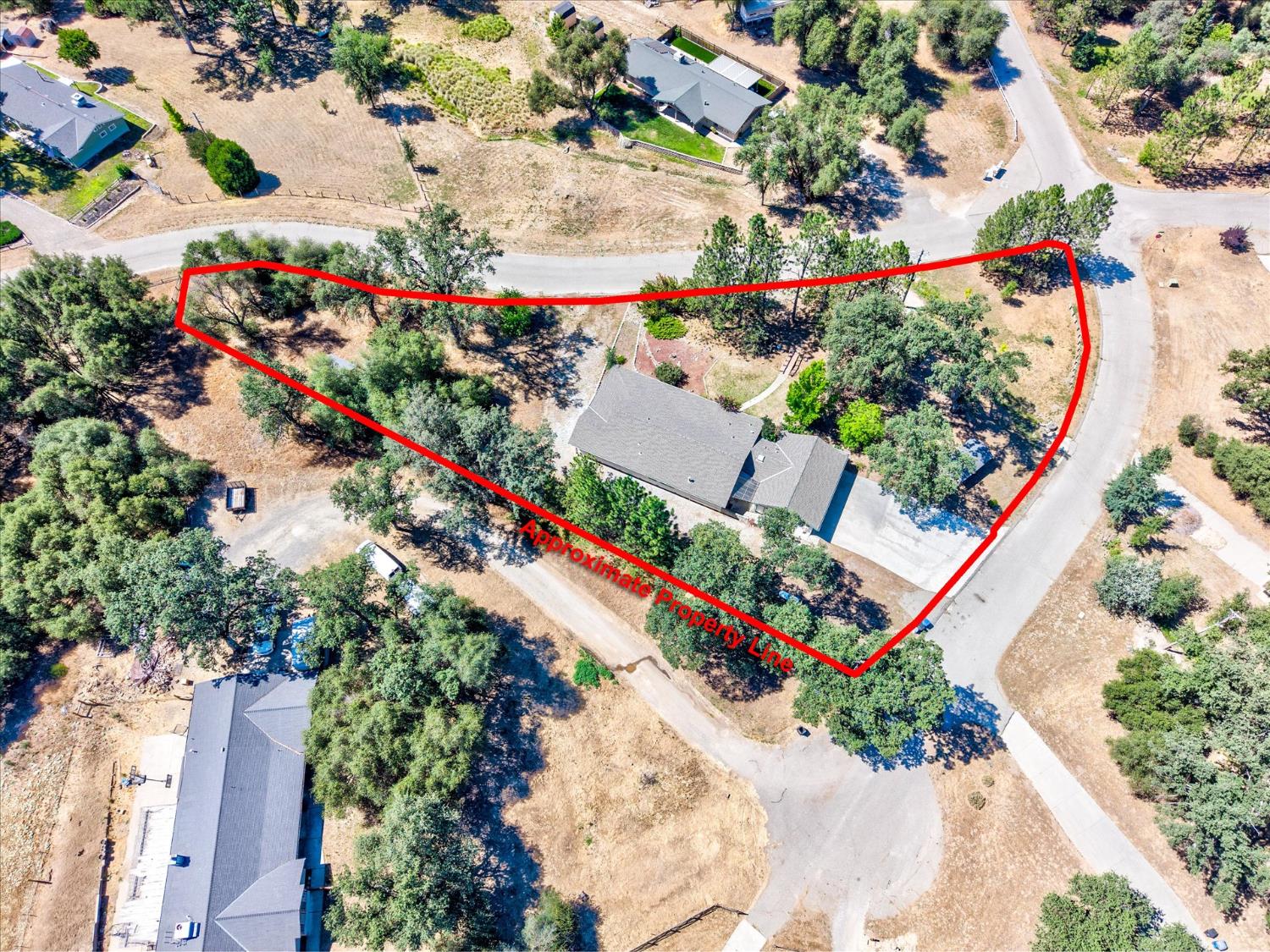 45241 Dillon Dr, Ahwahnee, CA 93601