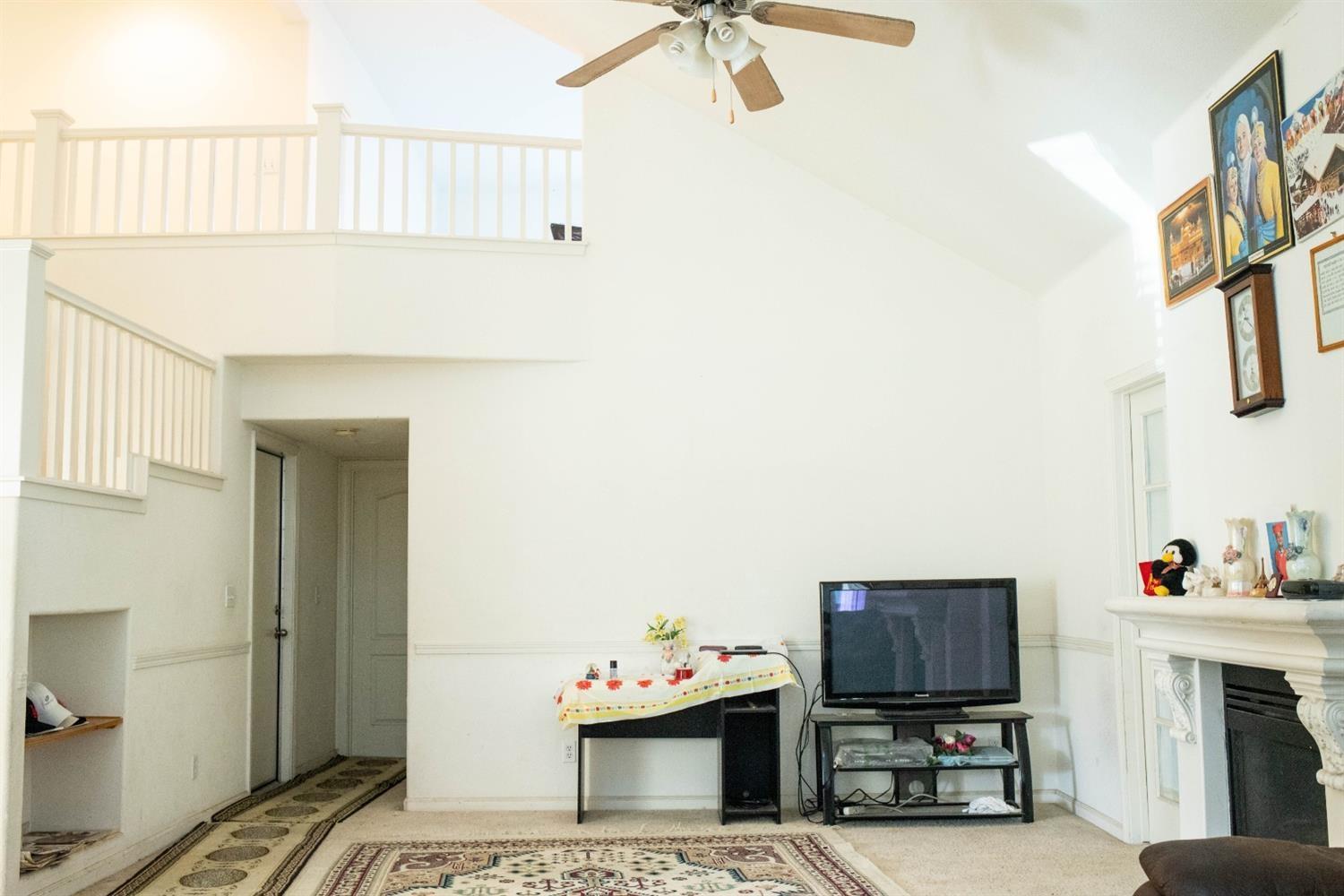 4712 W Celeste Ave, Fresno, CA 93722