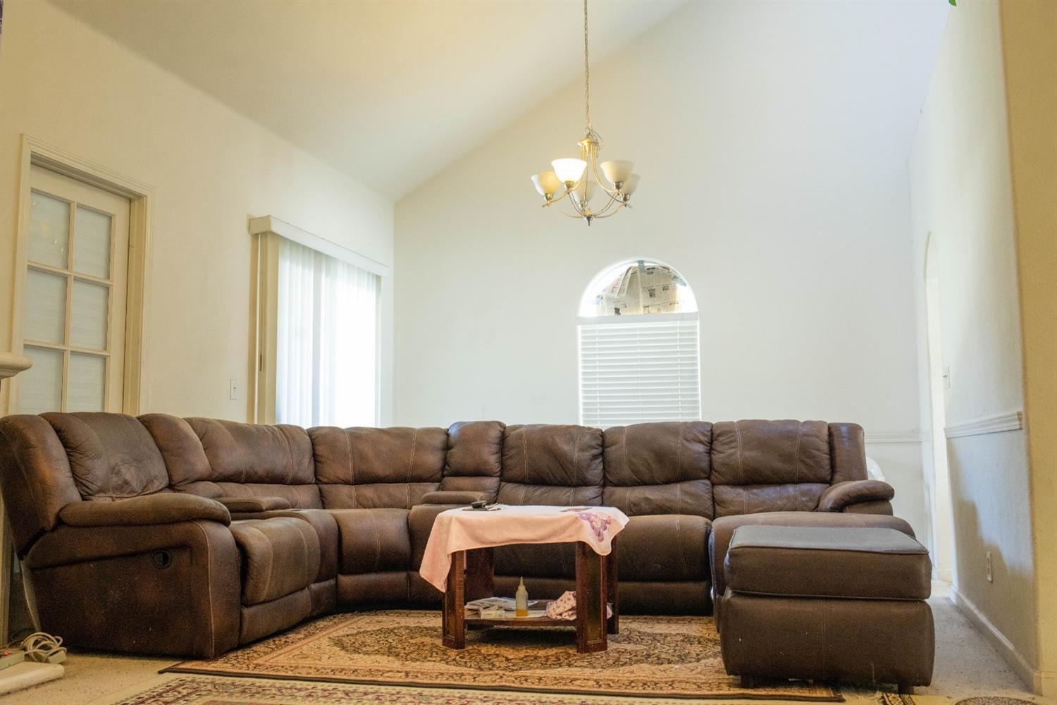 4712 W Celeste Ave, Fresno, CA 93722