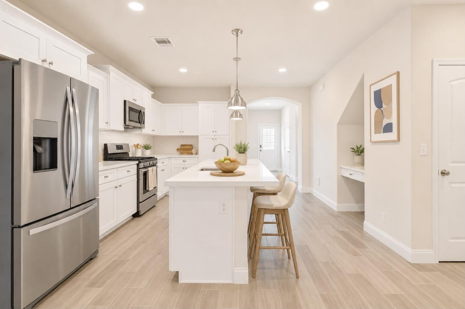 2715 Las Rosas Ave, Clovis, CA 93619