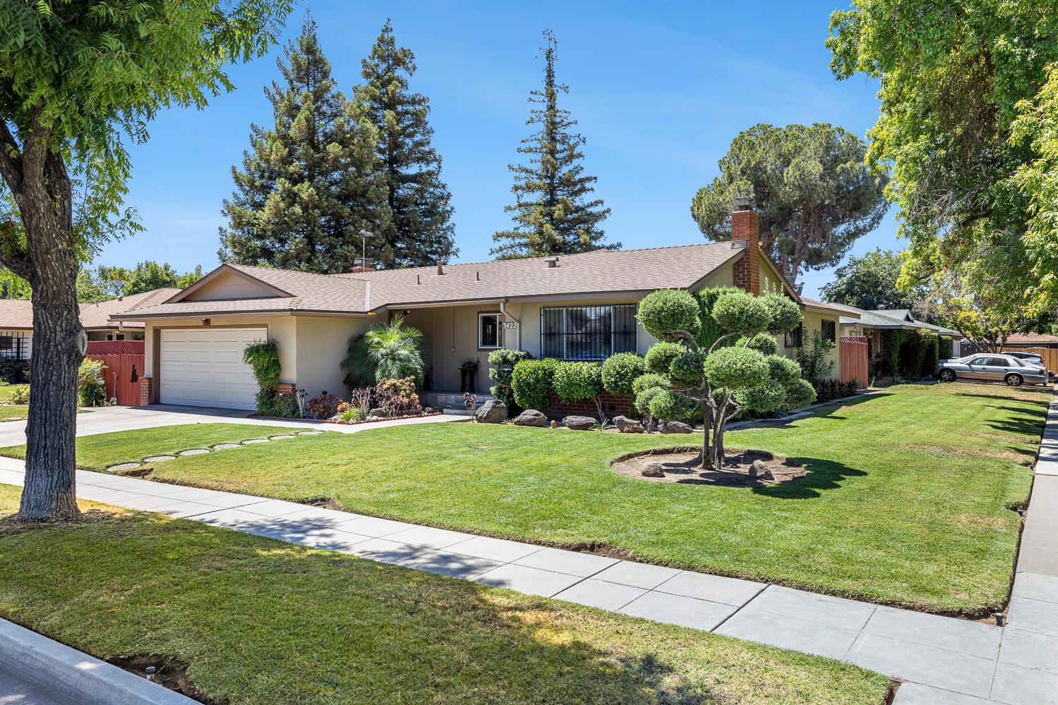 3422 E Lansing Way, Fresno, CA 93726
