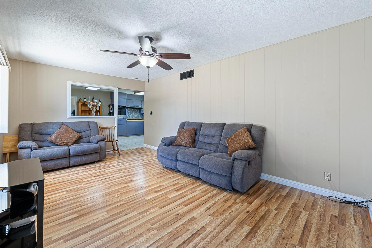 3422 E Lansing Way, Fresno, CA 93726