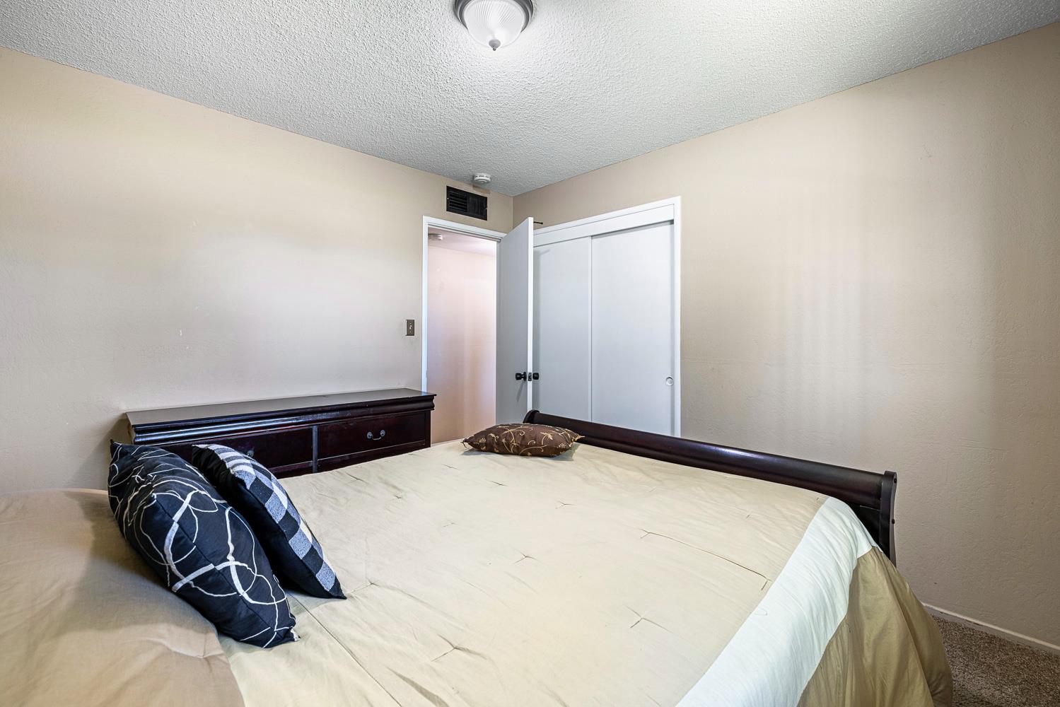 3422 E Lansing Way, Fresno, CA 93726