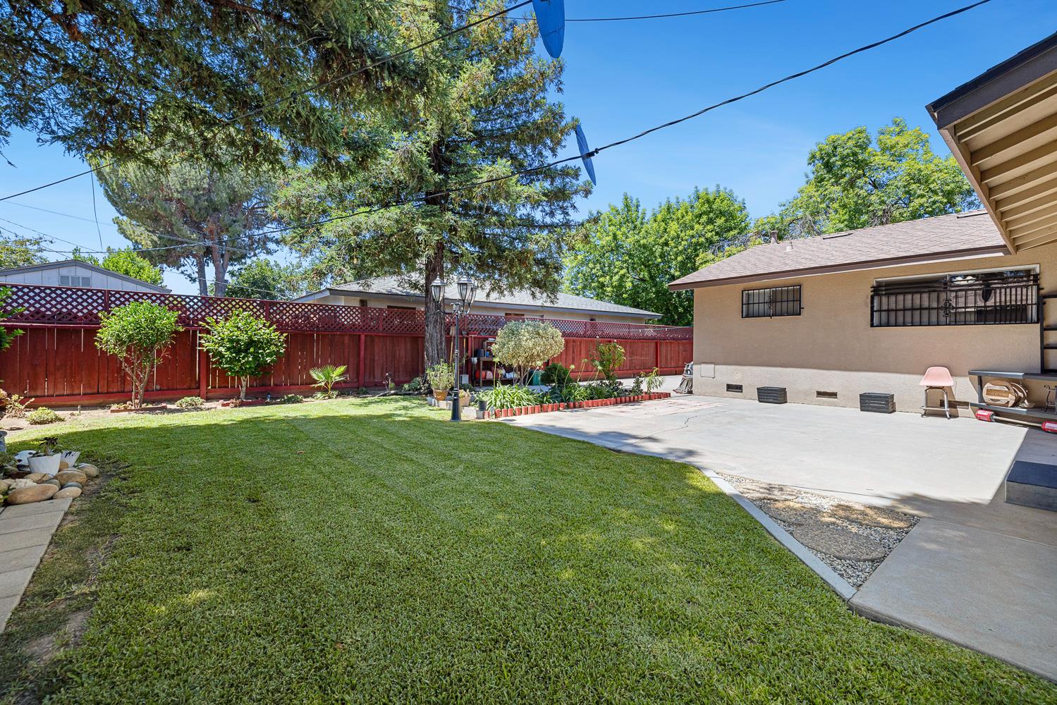 3422 E Lansing Way, Fresno, CA 93726