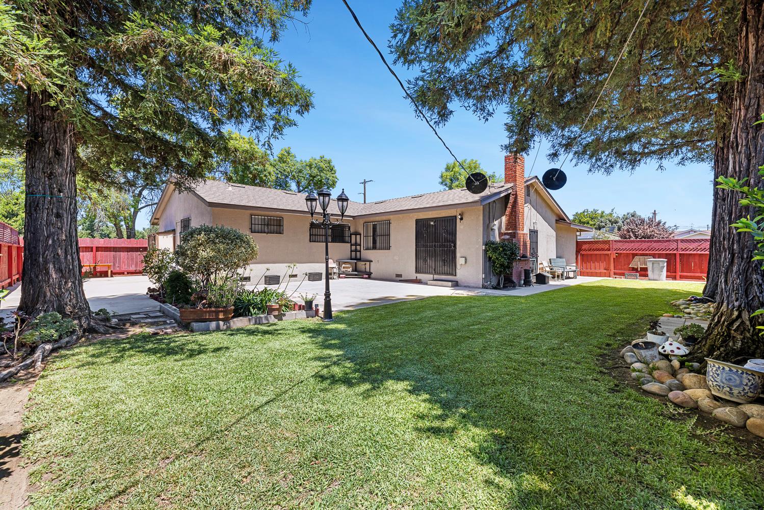 3422 E Lansing Way, Fresno, CA 93726