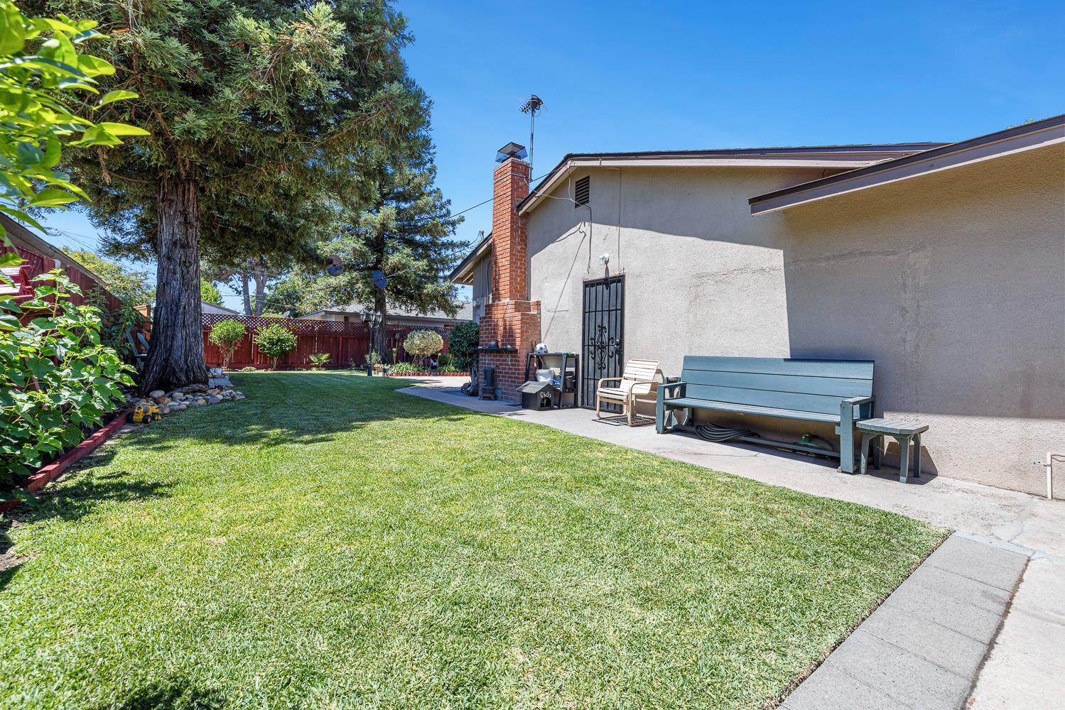3422 E Lansing Way, Fresno, CA 93726