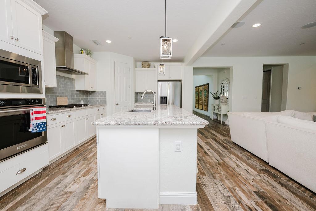 1671 E Bella Fiore Dr, Fresno, CA 93730
