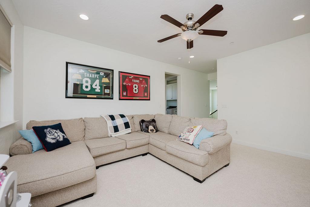 1671 E Bella Fiore Dr, Fresno, CA 93730