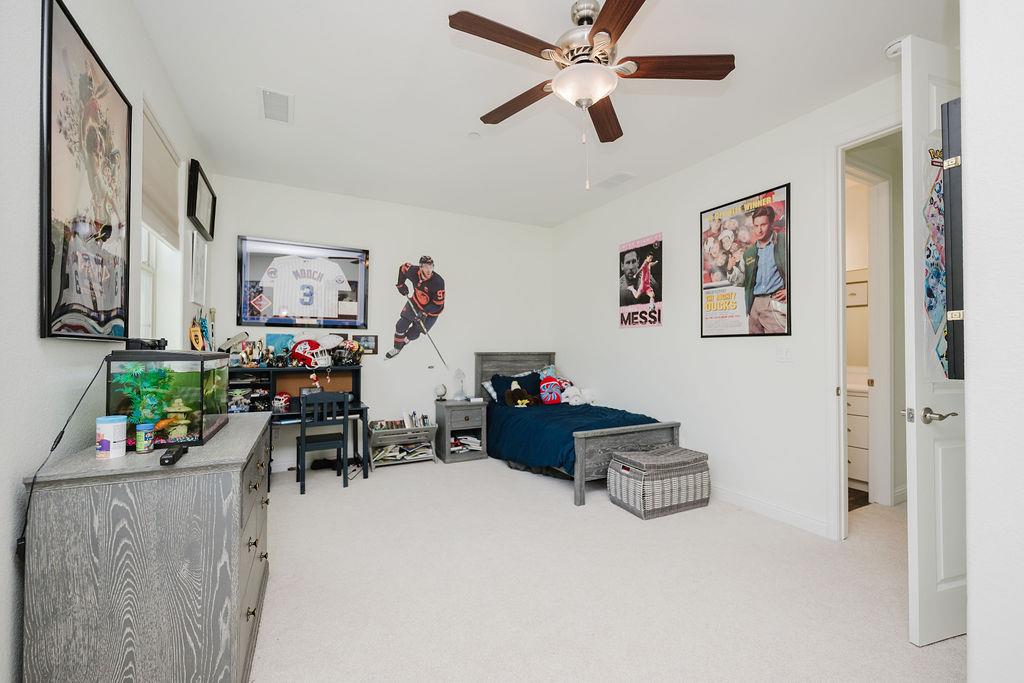 1671 E Bella Fiore Dr, Fresno, CA 93730