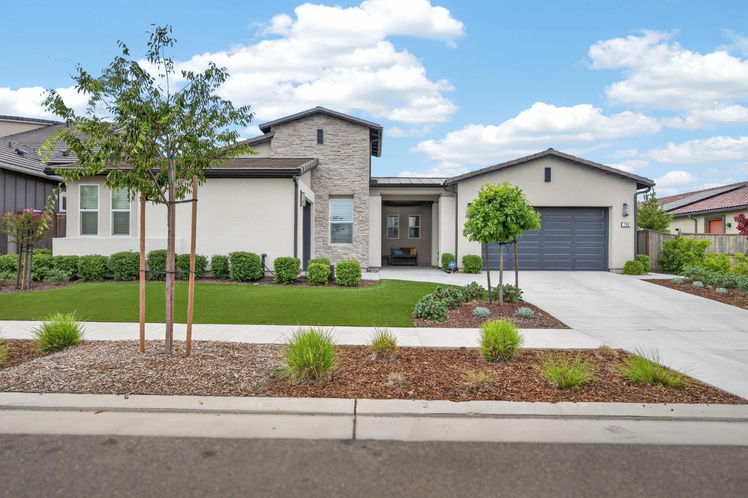 768 Overstone Ave, Madera, CA 93636