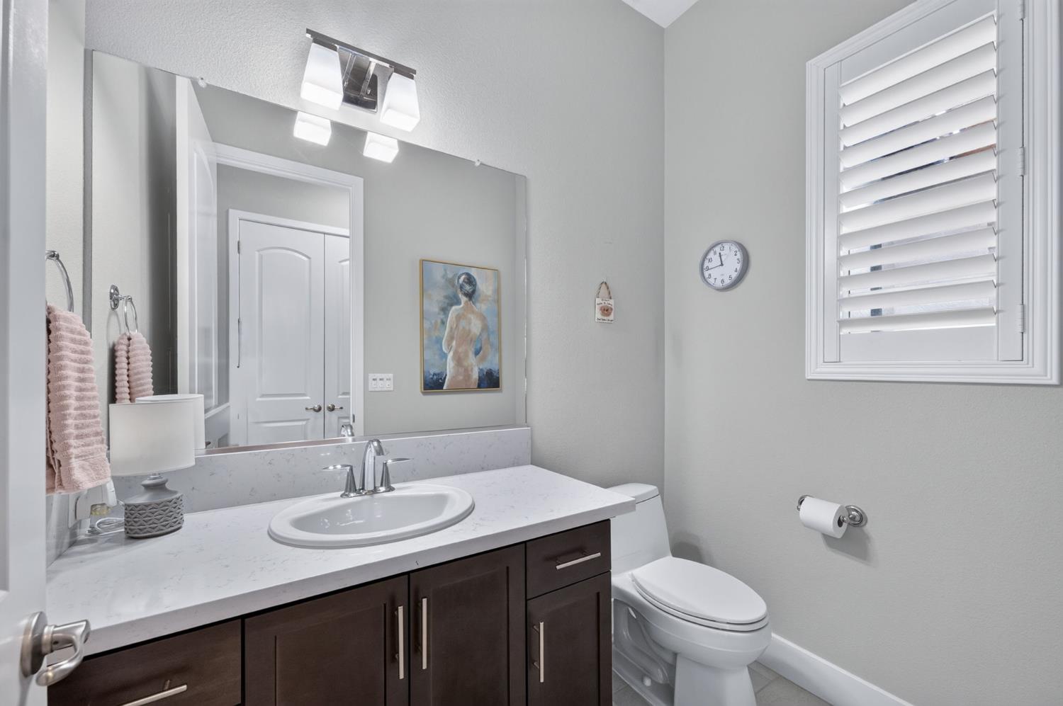 768 Overstone Ave, Madera, CA 93636