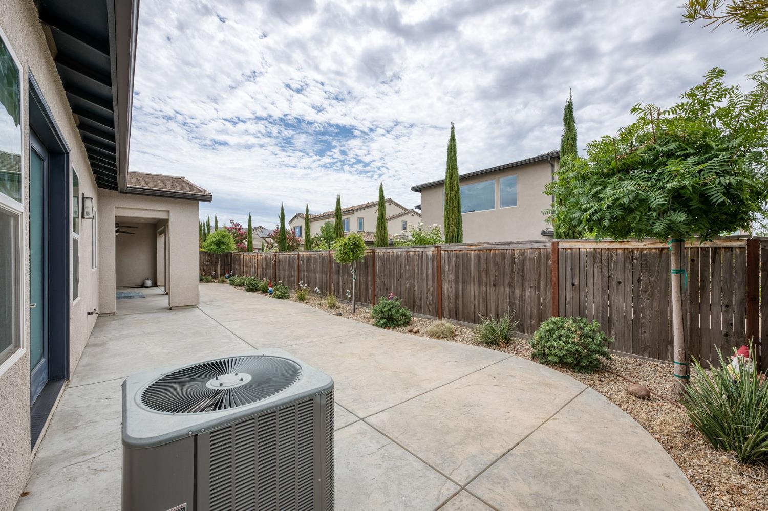 768 Overstone Ave, Madera, CA 93636