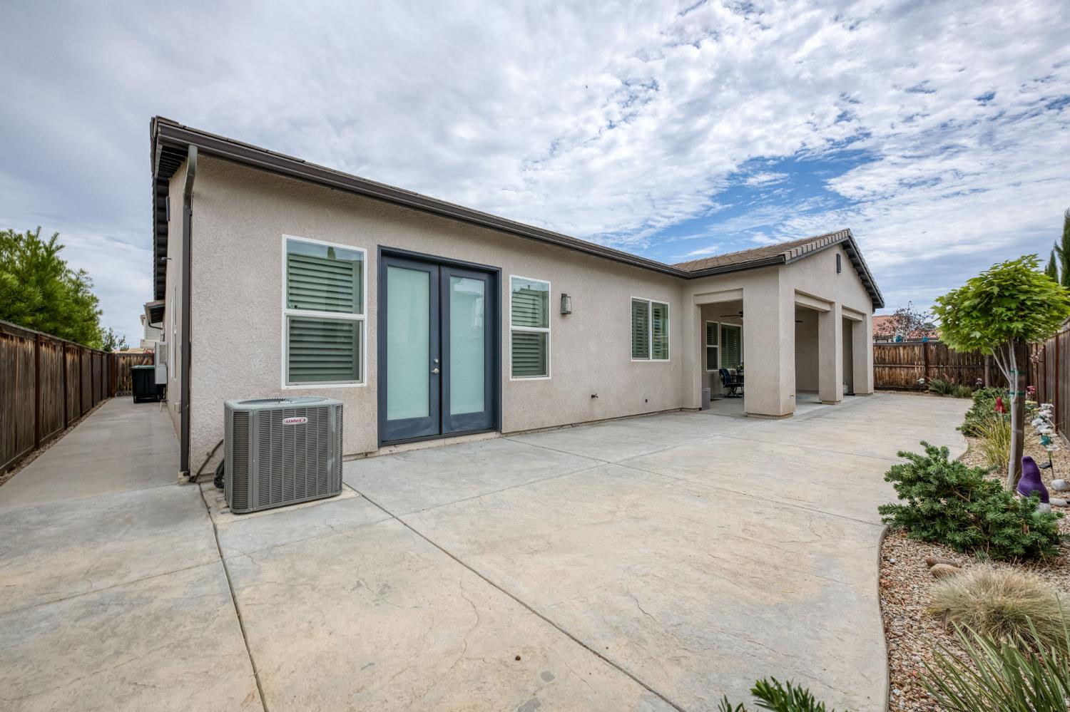 768 Overstone Ave, Madera, CA 93636