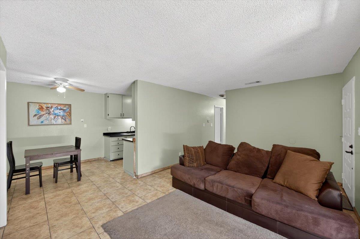 5181 E Olive Ave #113, Fresno, CA 93727