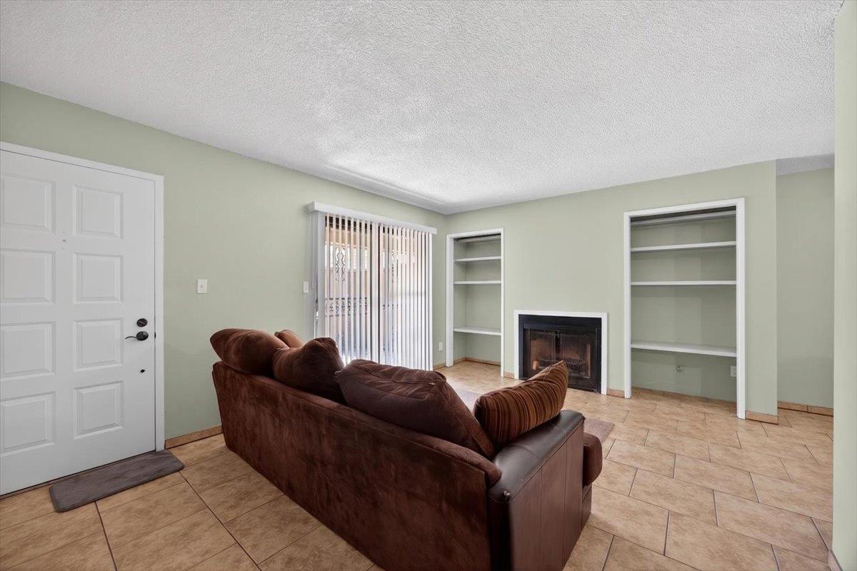 5181 E Olive Ave #113, Fresno, CA 93727