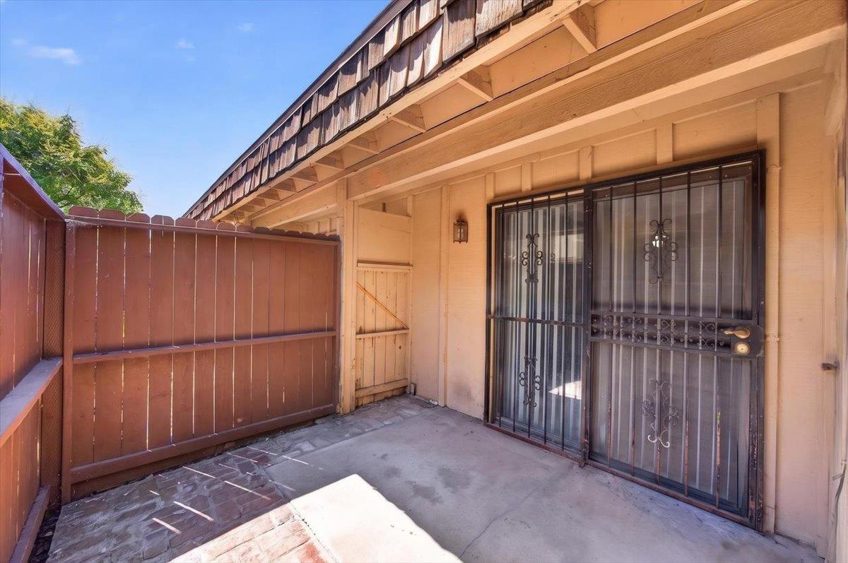 5181 E Olive Ave #113, Fresno, CA 93727