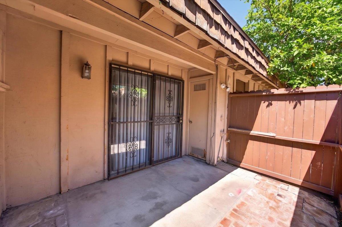 5181 E Olive Ave #113, Fresno, CA 93727