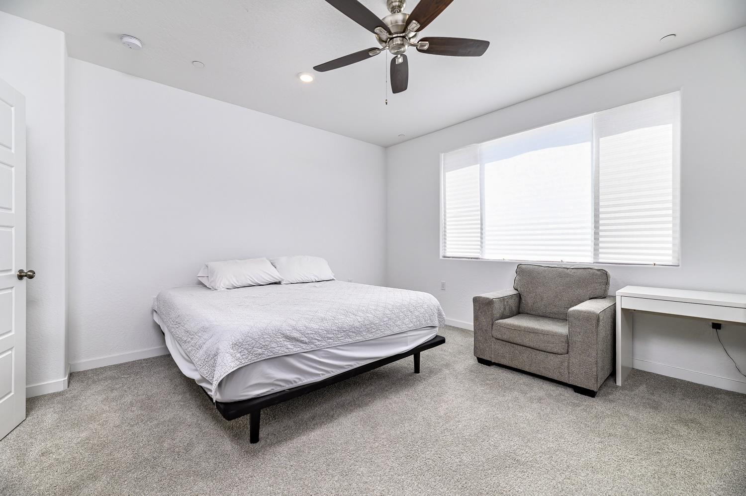 1123 Traverse Dr S, Madera, CA 93636