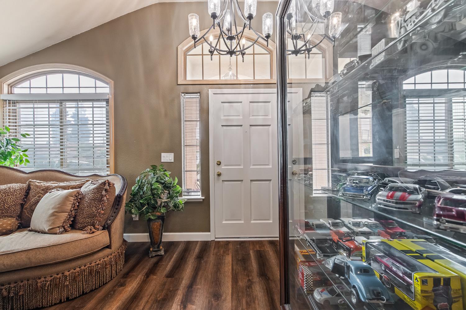 5651 W Sample Ave, Fresno, CA 93722