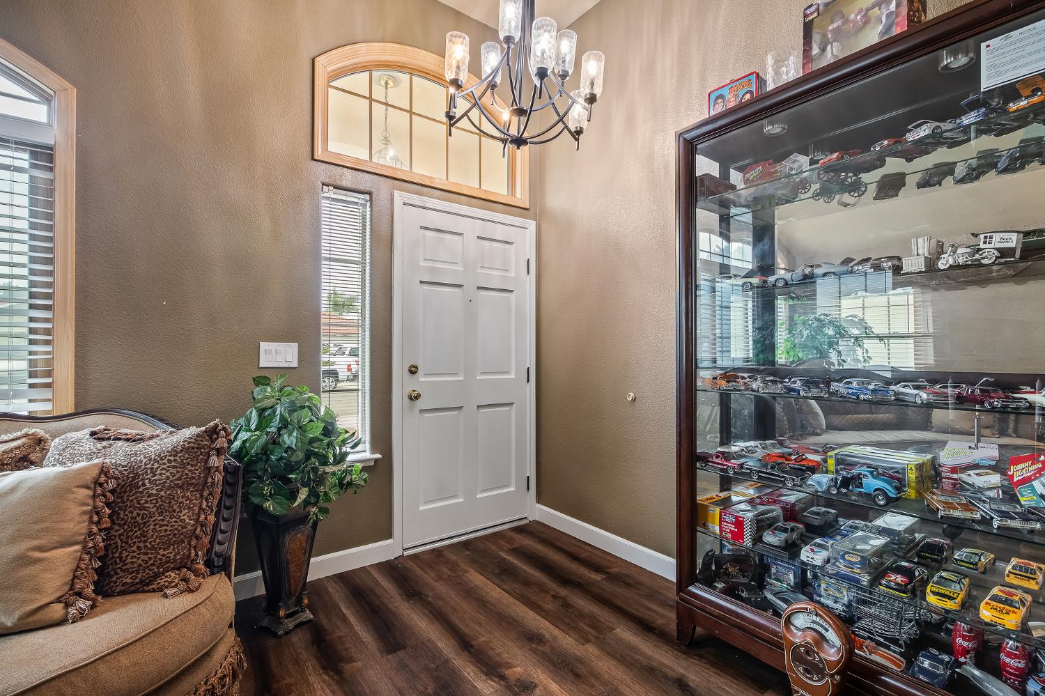 5651 W Sample Ave, Fresno, CA 93722