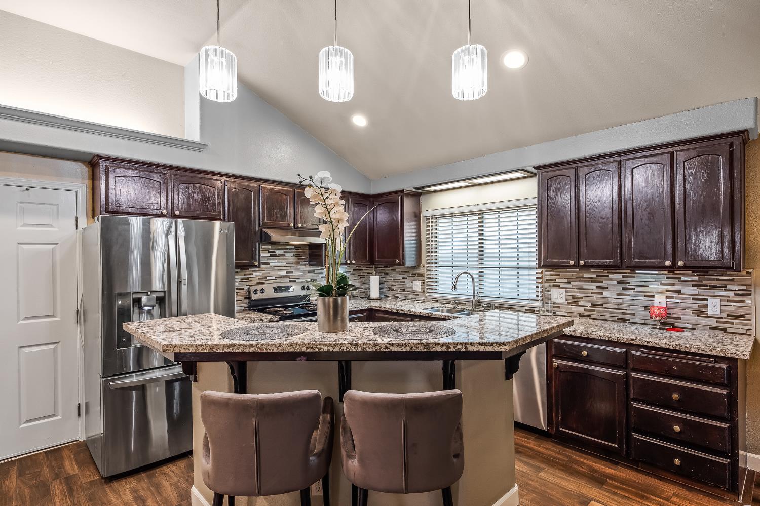 5651 W Sample Ave, Fresno, CA 93722
