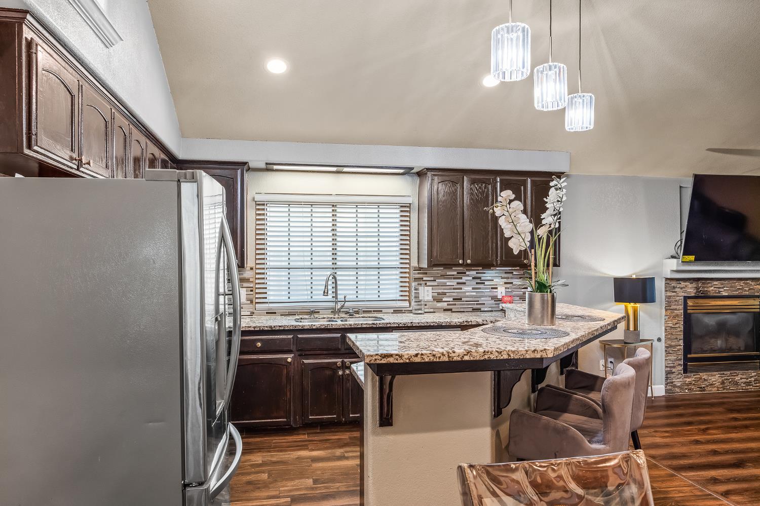 5651 W Sample Ave, Fresno, CA 93722