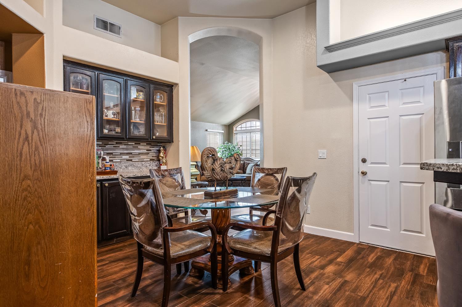 5651 W Sample Ave, Fresno, CA 93722
