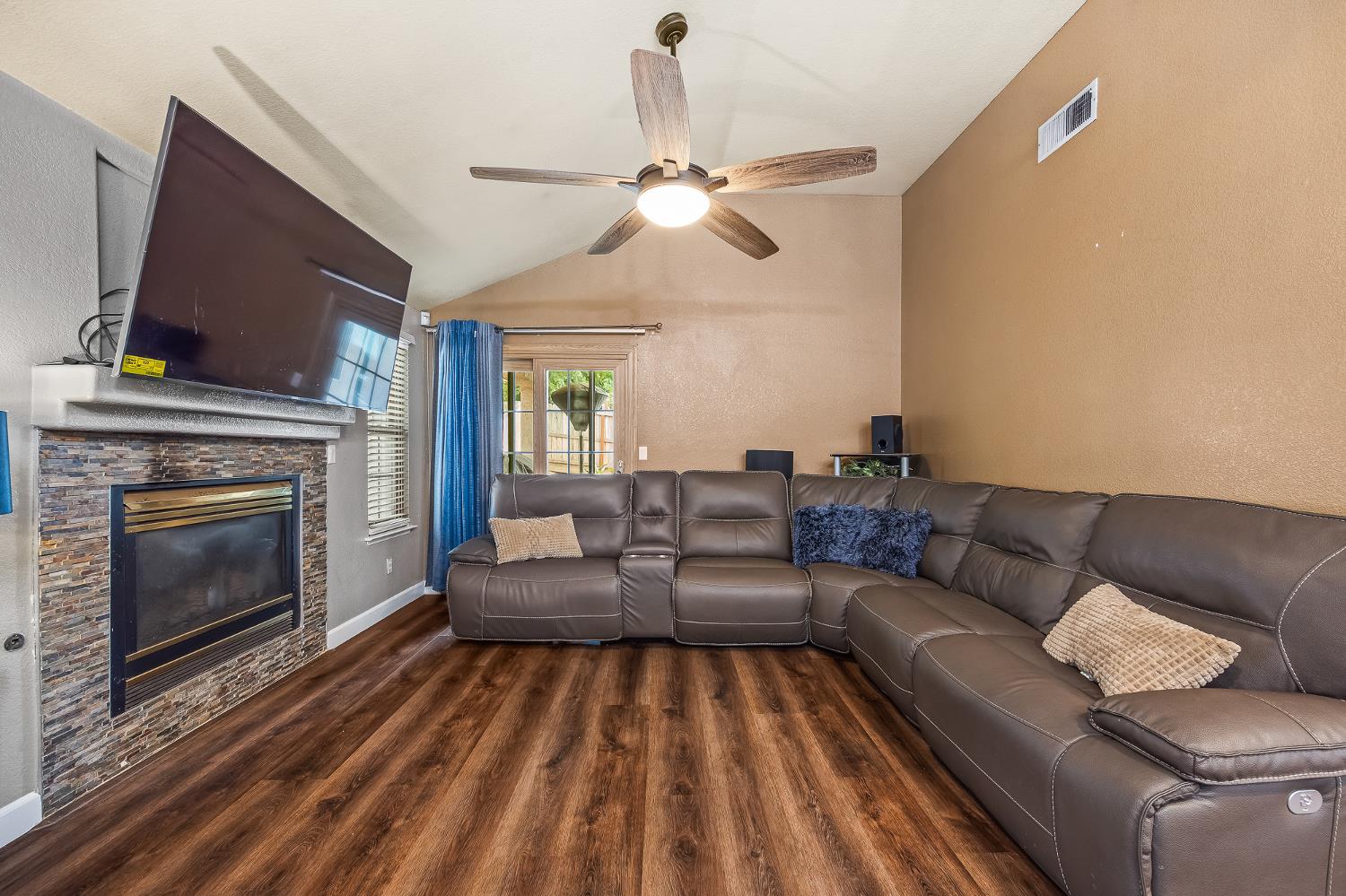5651 W Sample Ave, Fresno, CA 93722