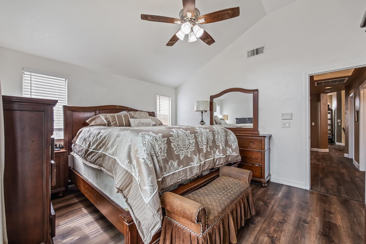 5651 W Sample Ave, Fresno, CA 93722