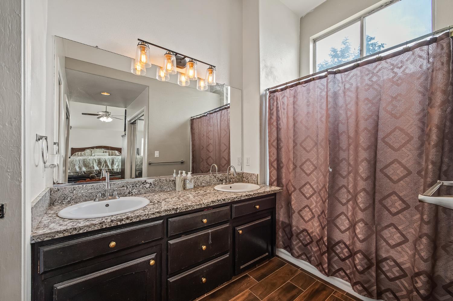 5651 W Sample Ave, Fresno, CA 93722
