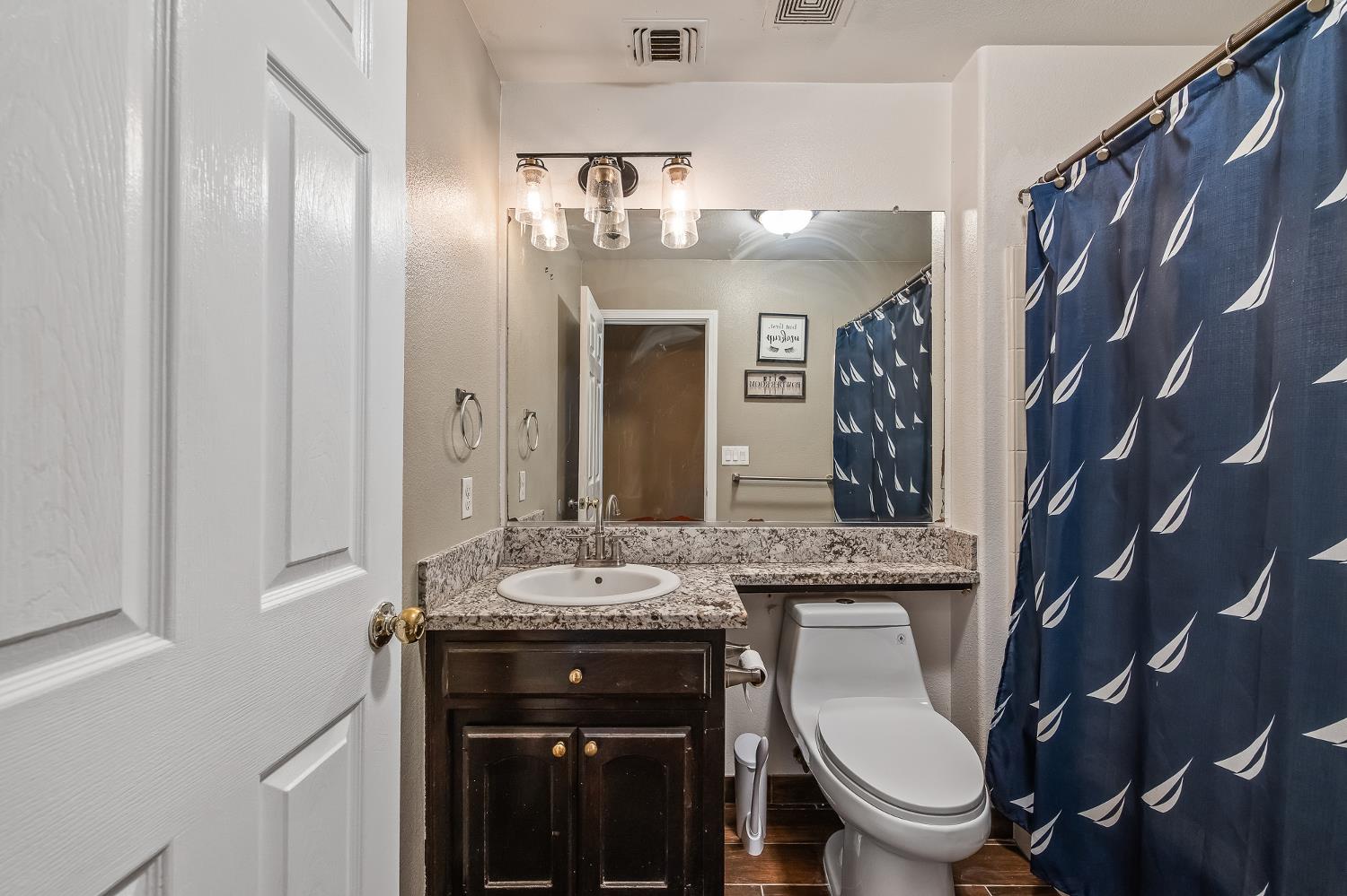 5651 W Sample Ave, Fresno, CA 93722