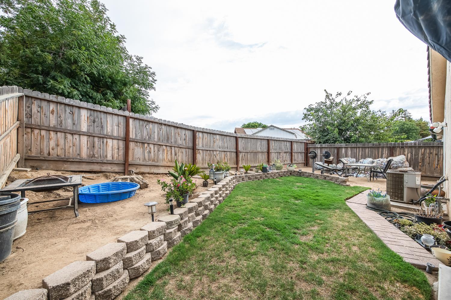 5651 W Sample Ave, Fresno, CA 93722