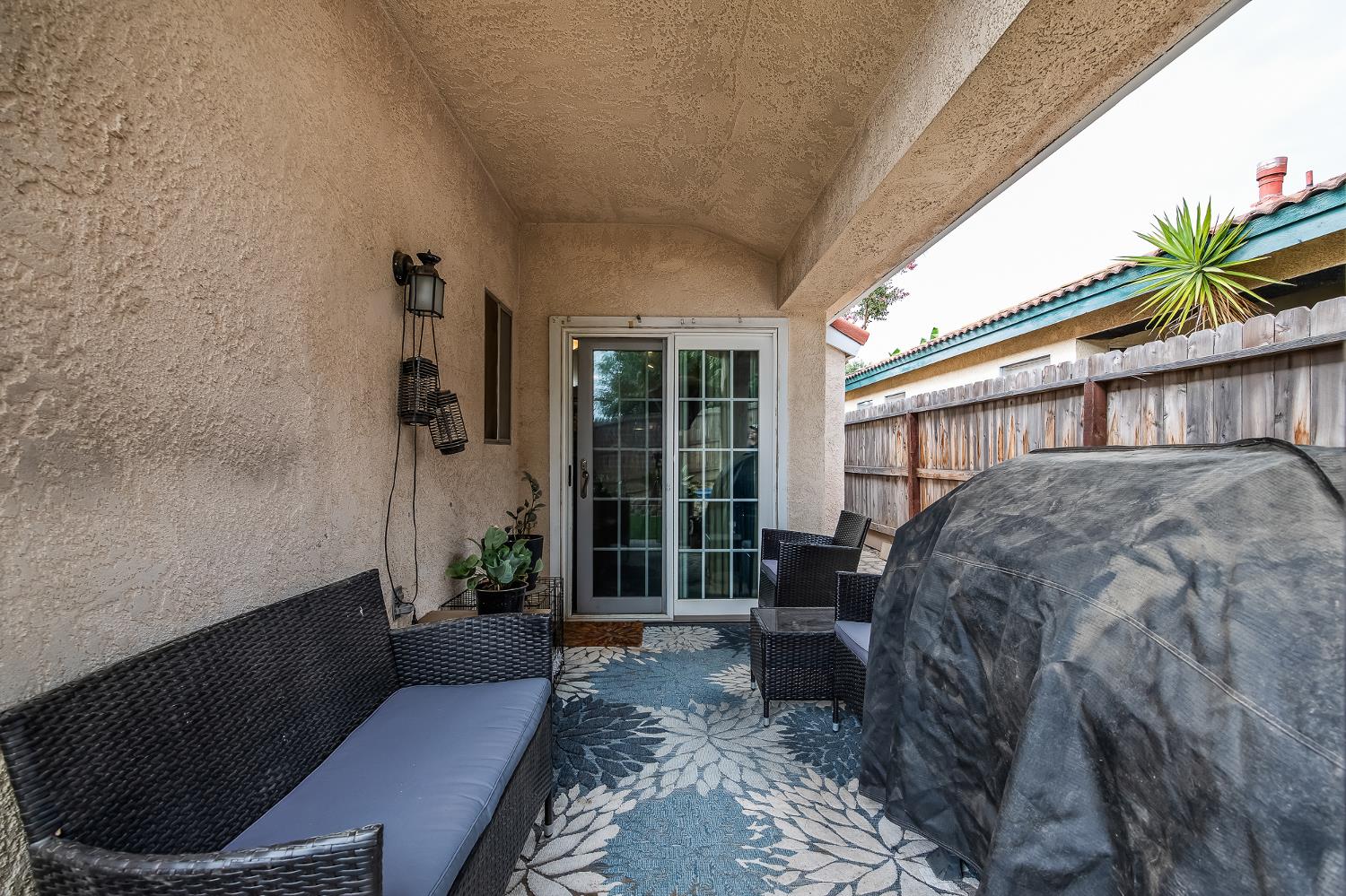 5651 W Sample Ave, Fresno, CA 93722