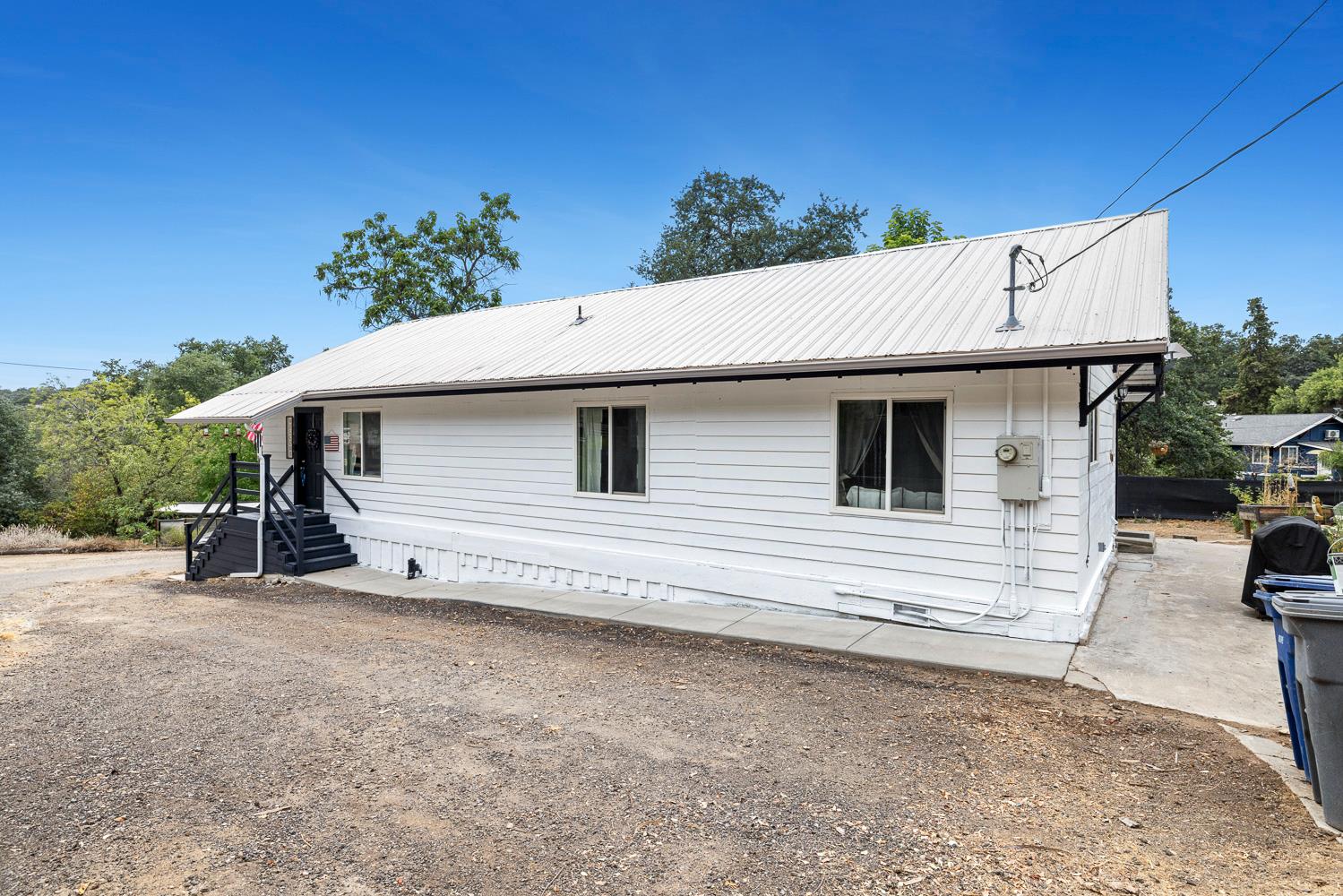 34633 Robles Rd, Auberry, CA 93602
