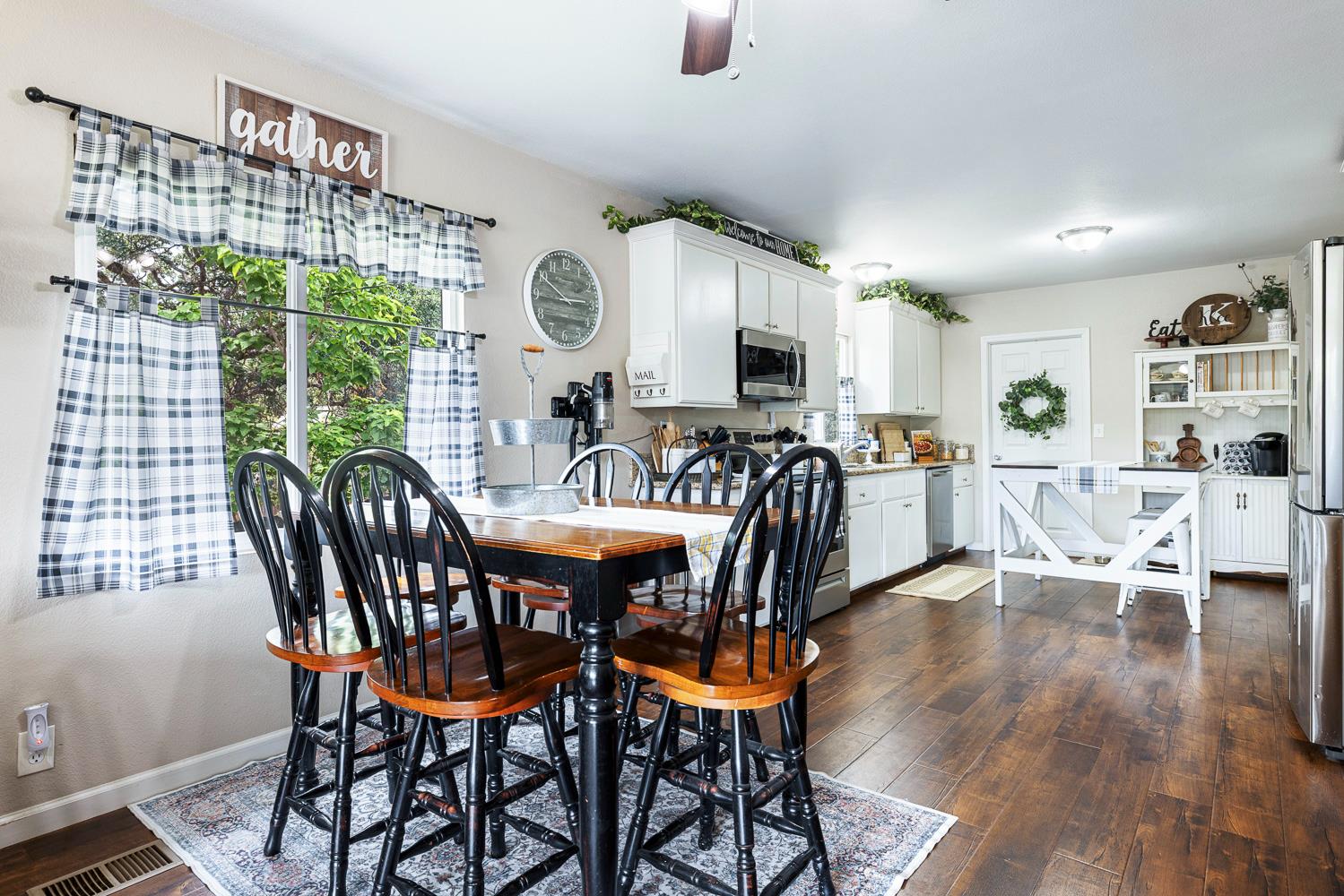 34633 Robles Rd, Auberry, CA 93602