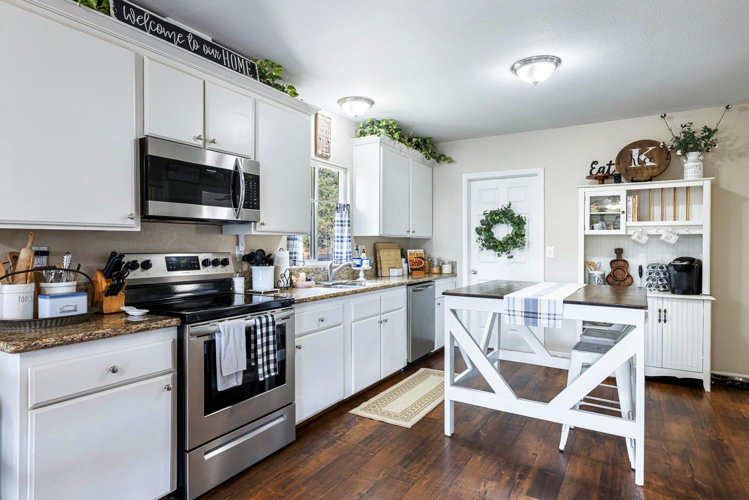 34633 Robles Rd, Auberry, CA 93602