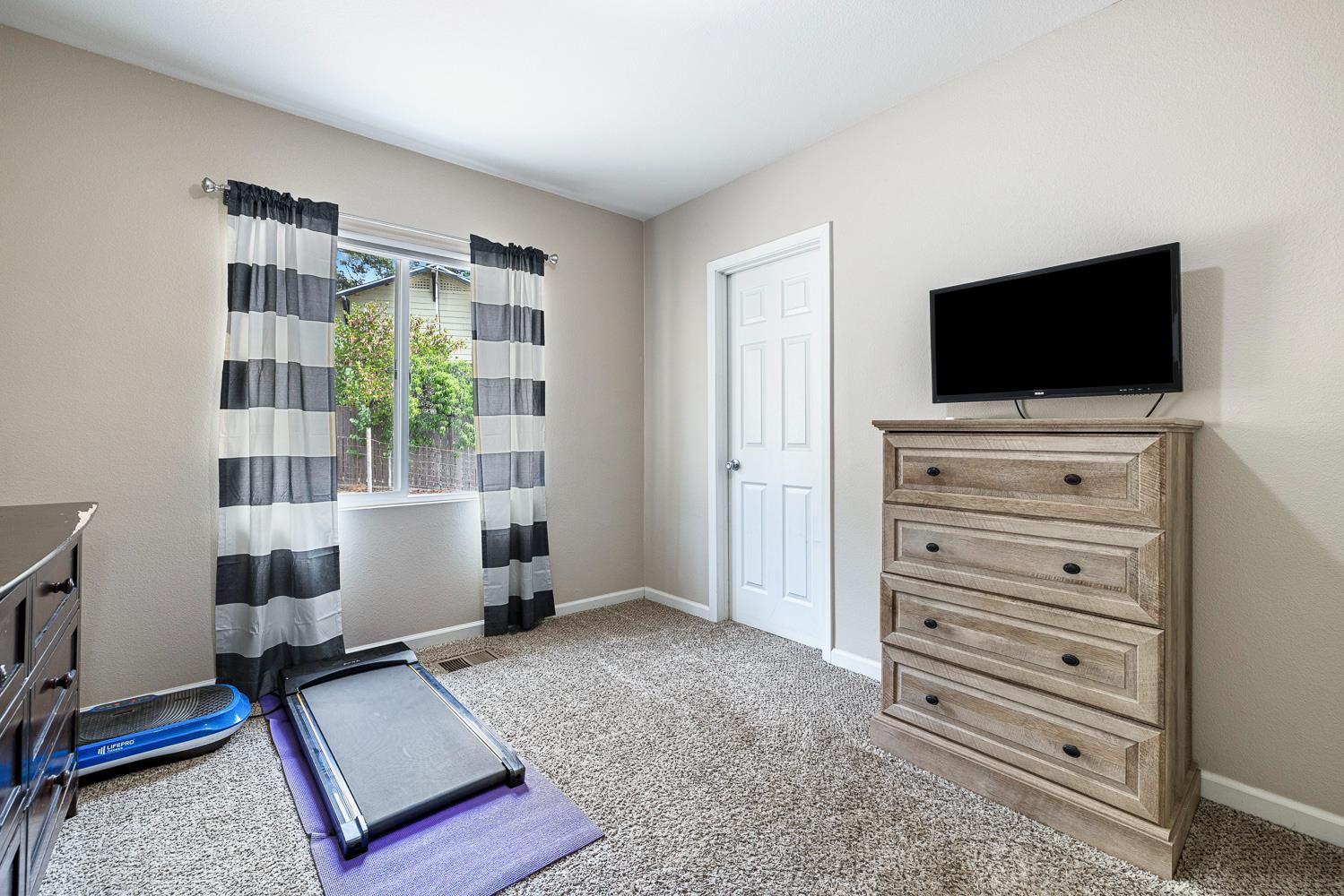 34633 Robles Rd, Auberry, CA 93602