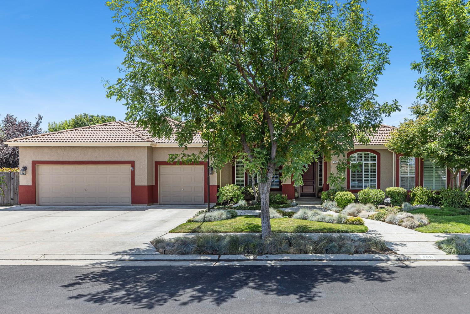 356 Richmond Ave, Clovis, CA 93619