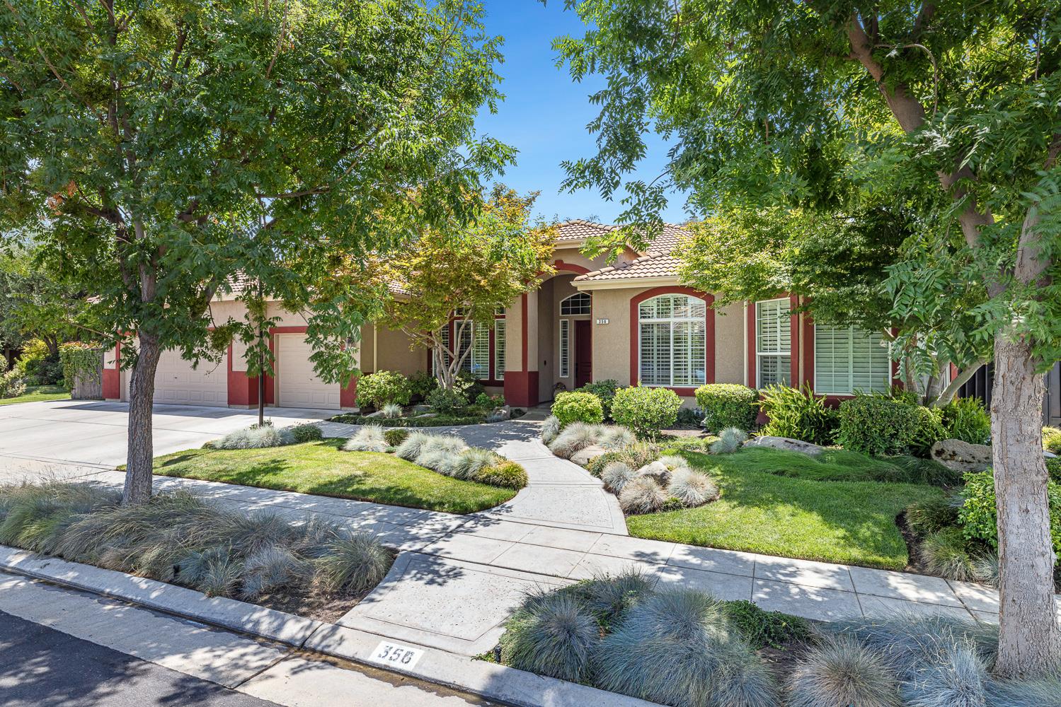356 Richmond Ave, Clovis, CA 93619