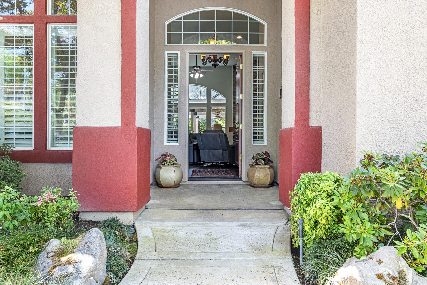 356 Richmond Ave, Clovis, CA 93619