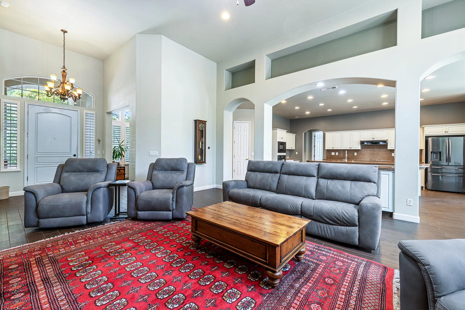 356 Richmond Ave, Clovis, CA 93619