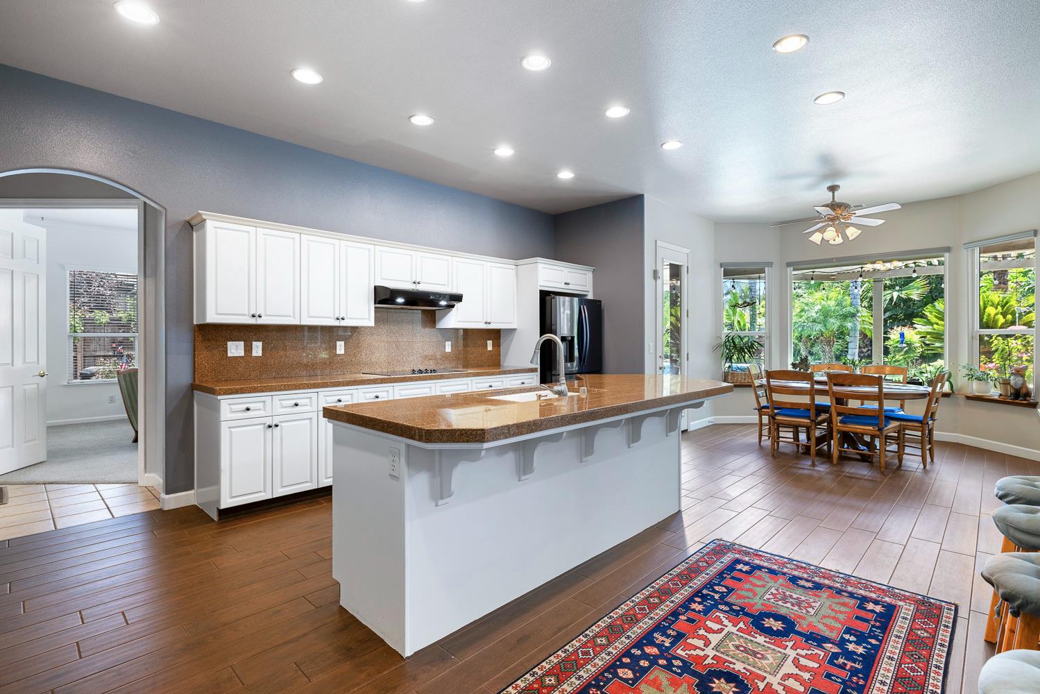 356 Richmond Ave, Clovis, CA 93619