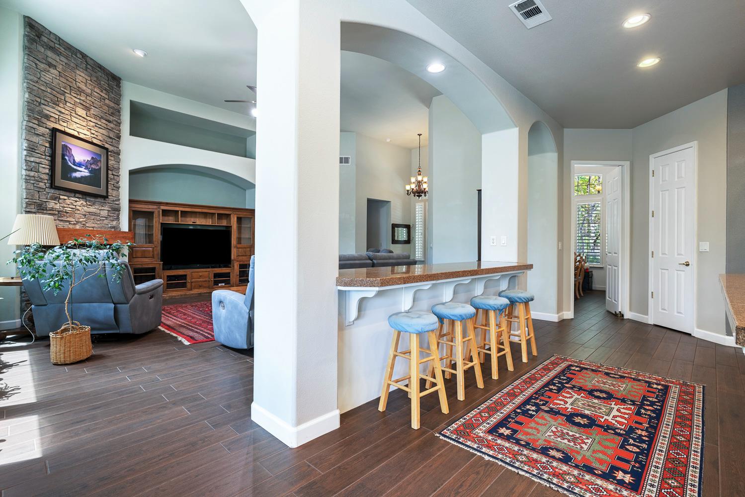 356 Richmond Ave, Clovis, CA 93619